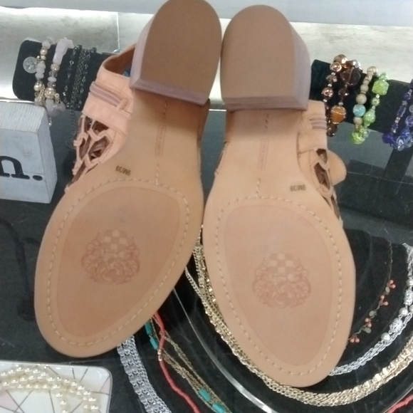 Vince Camuto heels - Picture 6 of 7